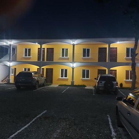 Hotel Los Reyes Coban Exterior photo
