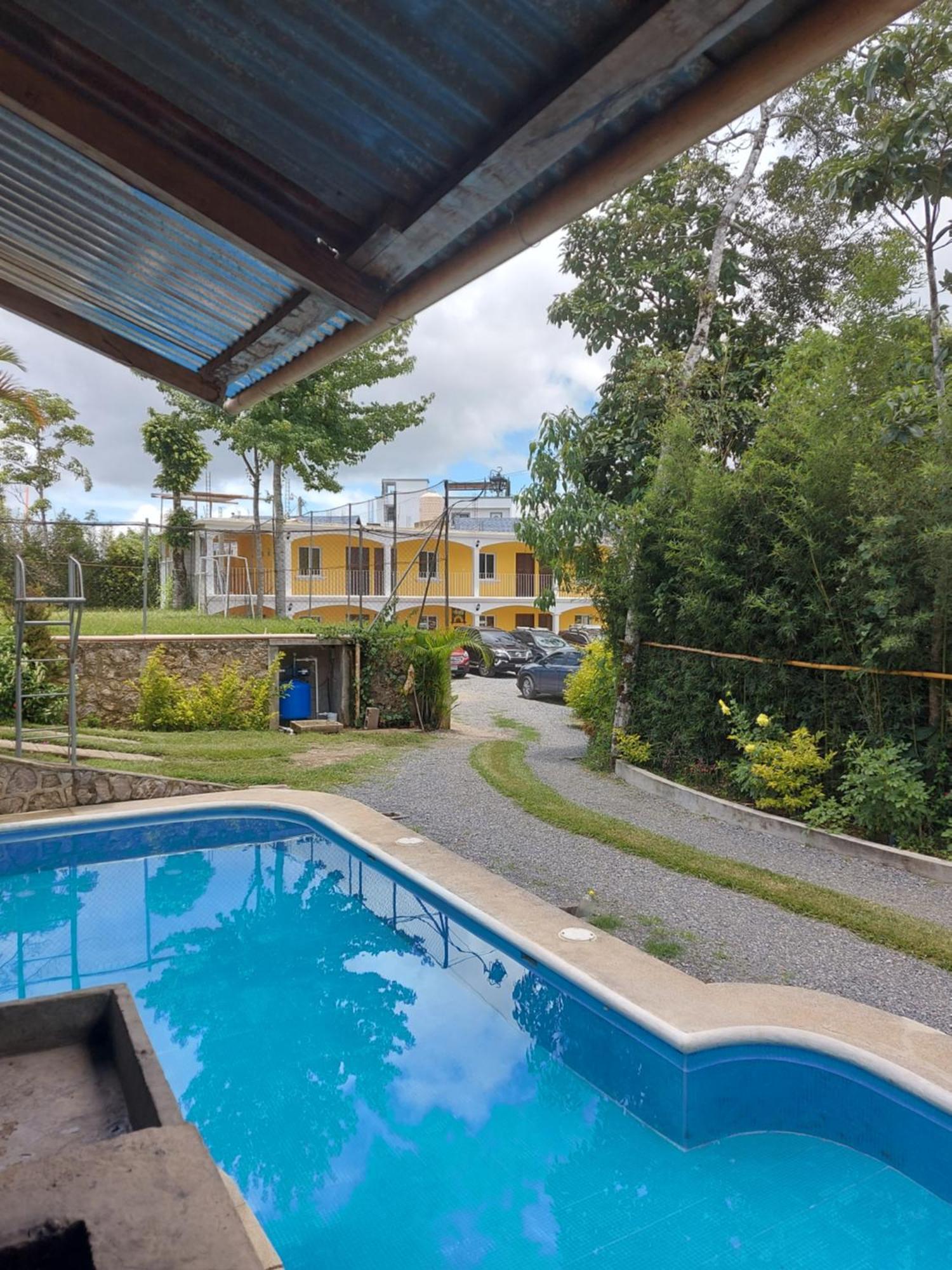 Hotel Los Reyes Coban Exterior photo